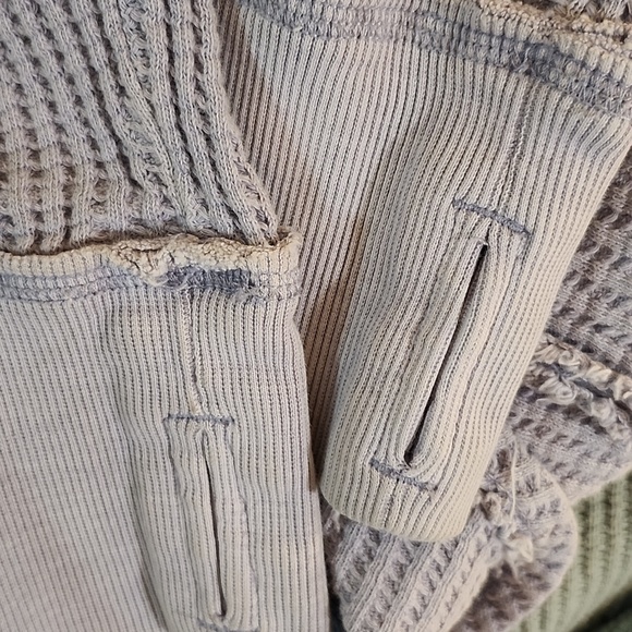 2 Tops Free People Waffle Henleys Size M - Picture 10 of 13